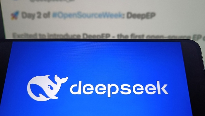 DeepSeek救不活“小爱同学们”