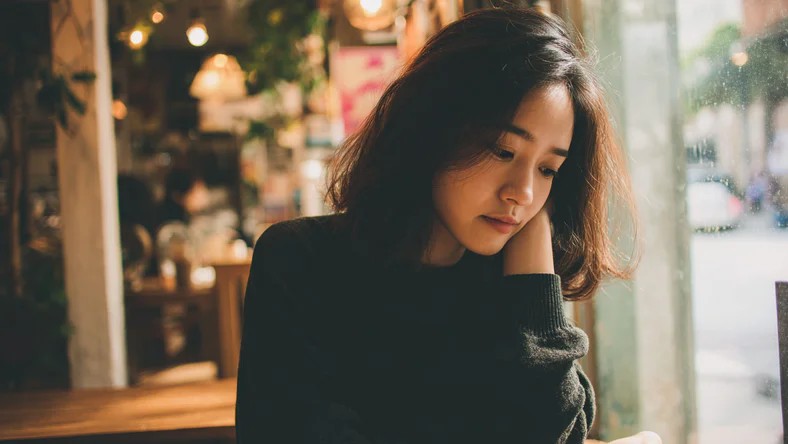 《樱桃琥珀》直到费林格当众朗读樱桃的情书,才知,蒋峤西为何疏远群山的玩伴,从不回林其乐的信