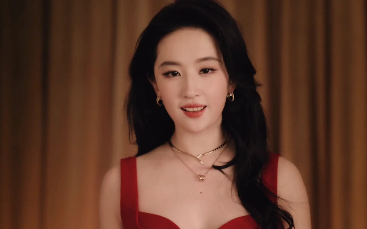 一婚嫁老外，二婚嫁音乐人，三婚嫁小12岁演员，如今55岁的她怎样了？