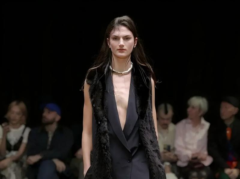 90后影后搭95后小生婚期敲定？周冬雨刘昊然无辜躺枪，绯闻多年无实锤